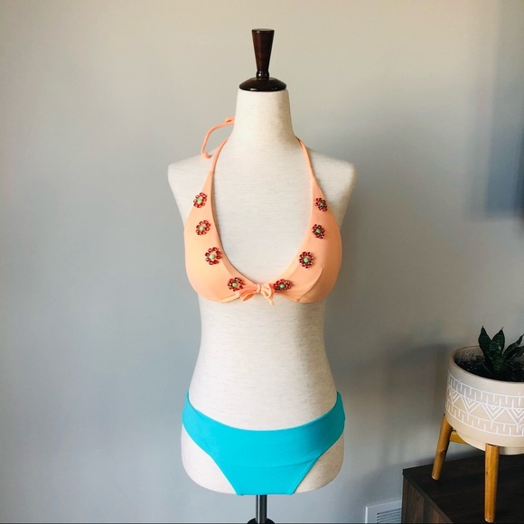 Victoria’s Secret Swim Jeweled Triangle Bikini Top - Picture 4 of 7